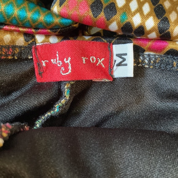 Ruby Rox Dillard’s Women’s Graphic Print Body Con Ruched Dress - Picture 9 of 9